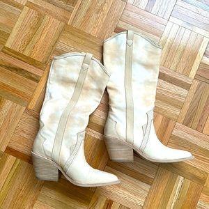 EUC DOLCE VITA NAVENE BOOTS